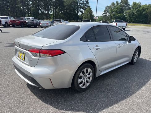 Used 2020 Toyota Corolla LE FWD image 8