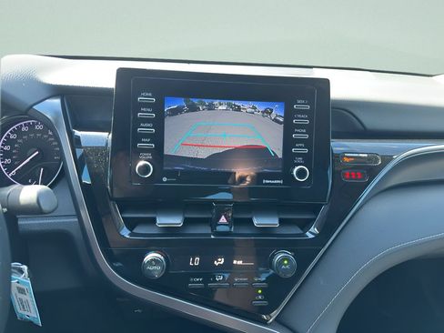 Used 2021 Toyota Camry SE FWD image 21
