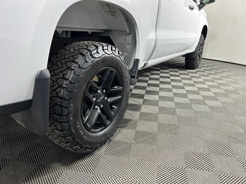 Used 2023 Chevrolet Silverado 1500 Custom Trail Boss AWD/4WD image 11