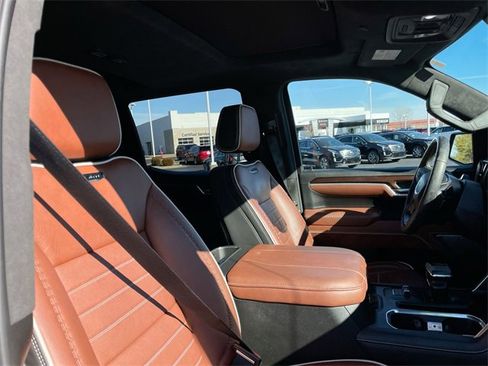 Used 2025 GMC Sierra 1500 Denali Ultimate image 18