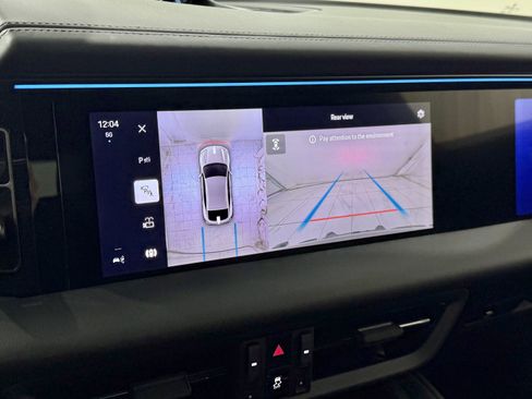 Certified 2025 Porsche Macan 4S Electric AWD/4WD image 43