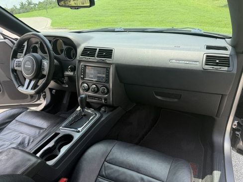Used 2014 Dodge Challenger SXT RWD image 15
