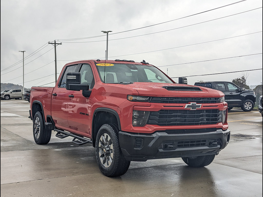 Used 2024 Chevrolet Silverado 2500 Custom w/ Custom Value Package AWD/4WD image 5