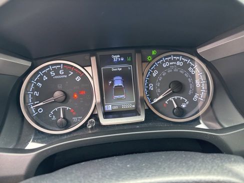 Used 2021 Toyota Tacoma Limited image 10