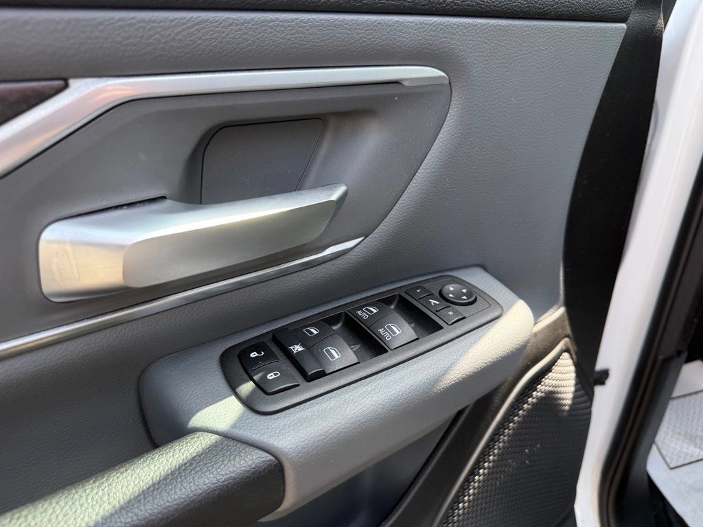 Used 2023 RAM 1500 Big Horn AWD/4WD image 14