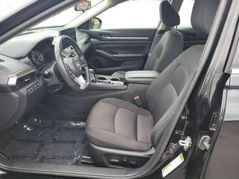 Used 2023 Nissan Altima 2.5 SV w/ SV Premium Package FWD image 10