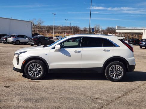 Used 2024 Cadillac XT4 Premium Luxury image 4