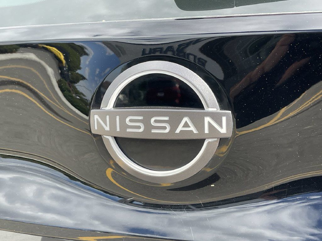 Used 2025 Nissan Leaf S FWD image 7