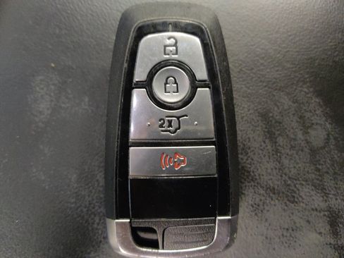 Used 2023 Ford Explorer XLT AWD/4WD image 32