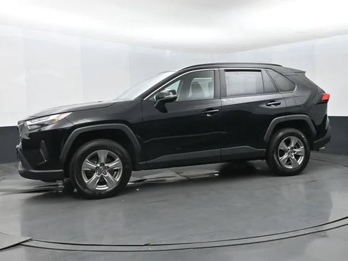 Used 2024 Toyota RAV4 XLE FWD image 5