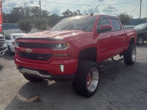 Used 2018 Chevrolet Silverado 1500 LT w/ All Star Edition AWD/4WD image 4