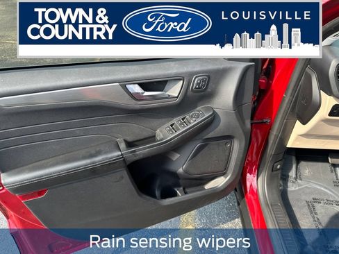 Used 2022 Ford Escape Titanium w/ Class II Trailer Tow Package AWD/4WD image 16