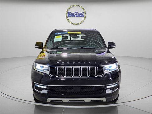 Used 2022 Jeep Wagoneer Series III w/ Premium Group I AWD/4WD image 9