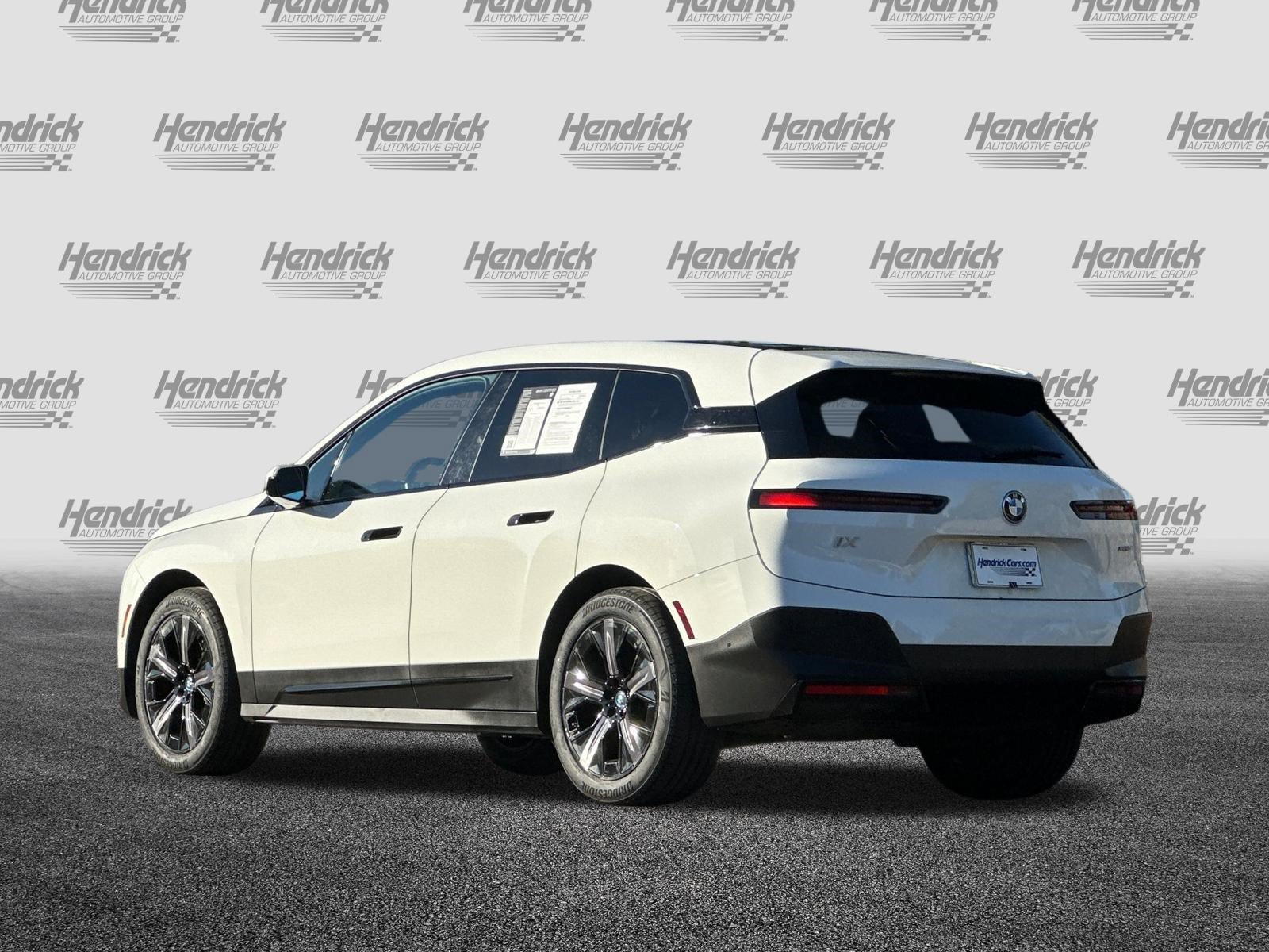Used 2024 BMW iX xDrive50 w/ Premium Package AWD/4WD image 7