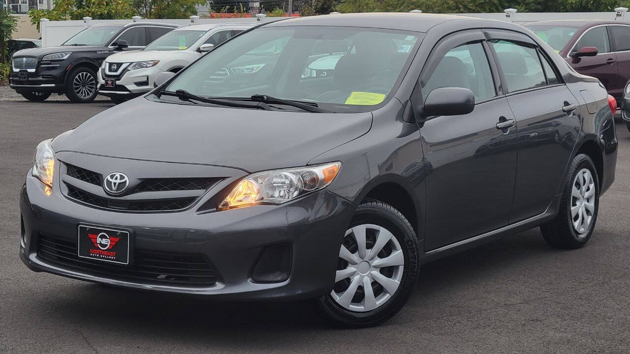 Used 2011 Toyota Corolla LE FWD image 2