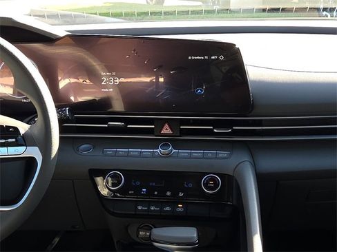 Certified 2024 Hyundai Elantra SEL image 11