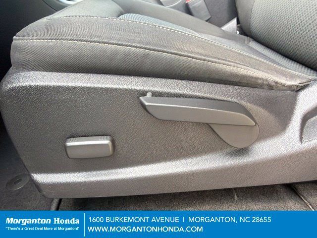 Used 2018 Chevrolet Colorado LT AWD/4WD image 15