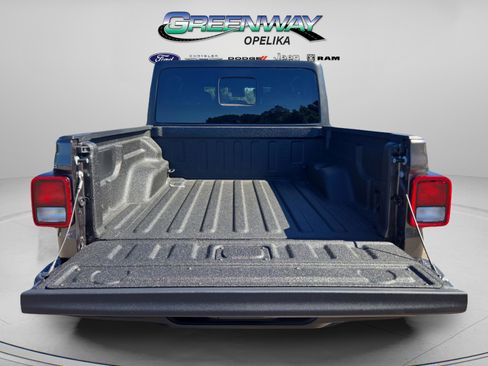 New 2025 Jeep Gladiator Sport image 22