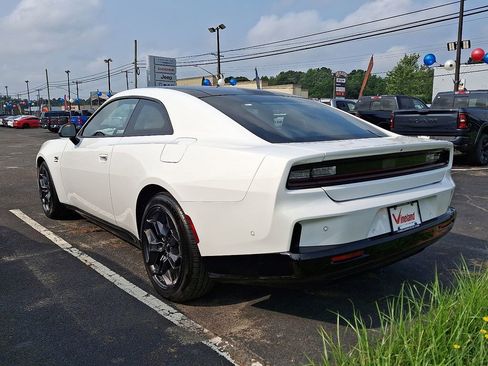 New 2025 Dodge Charger Daytona R/T w/ Sun & Sound Package AWD/4WD image 4