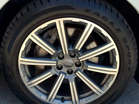 Used 2018 Audi Q7 3.0T Premium Plus AWD/4WD image 12