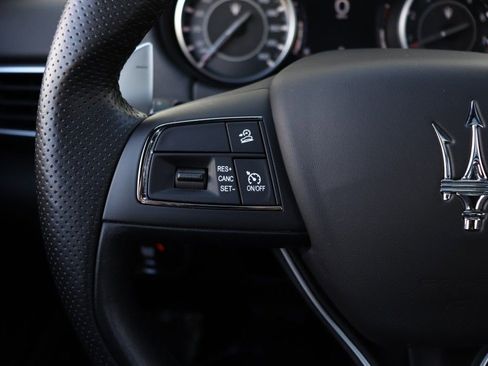 Used 2021 Maserati Levante S AWD/4WD image 42
