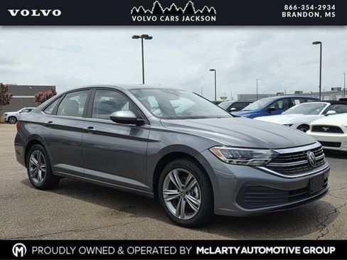 Used 2024 Volkswagen Jetta SE FWD image 1