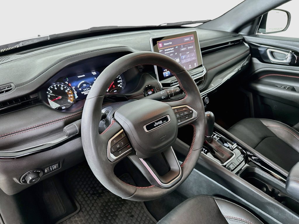 Used 2023 Jeep Compass Trailhawk AWD/4WD image 10
