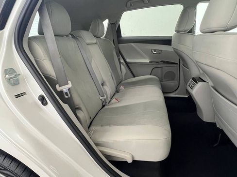 Used 2010 Toyota Venza w/ Convenience Pkg image 14