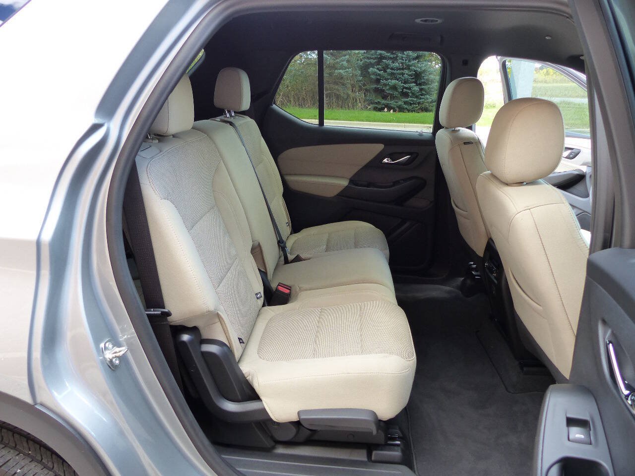 Used 2023 Chevrolet Traverse LS w/ Safety Package FWD image 43
