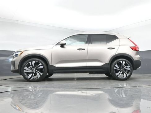 Used 2024 Volvo XC40 B5 Plus w/ Climate Package AWD/4WD image 14