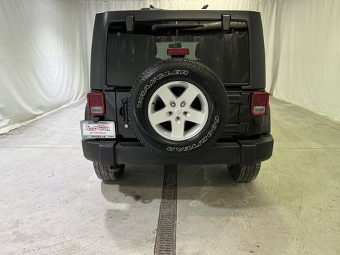 Used 2017 Jeep Wrangler Unlimited Sport w/ Quick Order Package 24S image 9