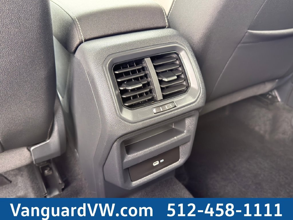 Used 2025 Volkswagen Taos SE FWD image 24