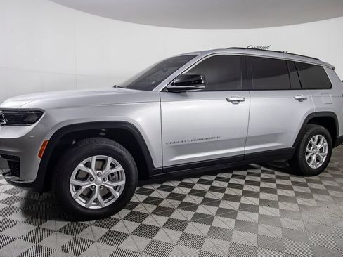 Used 2023 Jeep Grand Cherokee L Limited AWD/4WD image 10