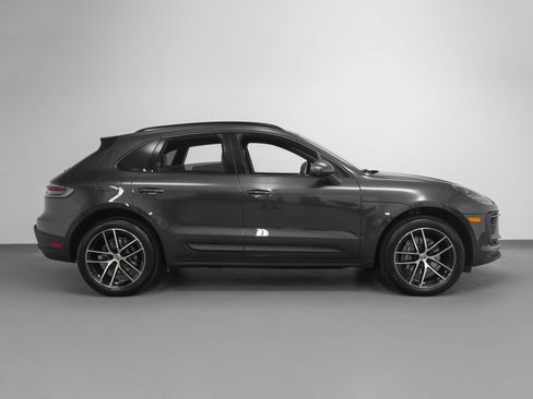 Used 2025 Porsche Macan image 13