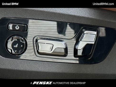 Used 2025 BMW X7 M60i image 4