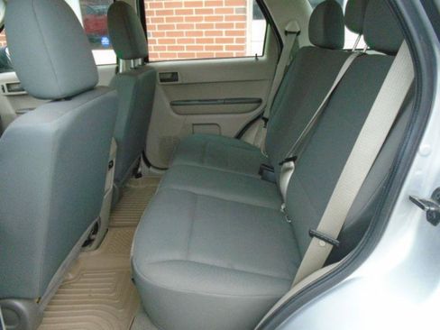 Used 2010 Ford Escape XLS image 17