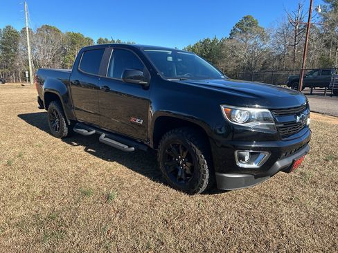 Used 2020 Chevrolet Colorado Z71 w/ Z71 Midnight Edition image 7