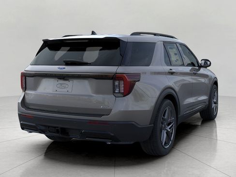 Used 2026 Ford Explorer ST-Line w/ ST-Line Street Pack AWD/4WD image 8