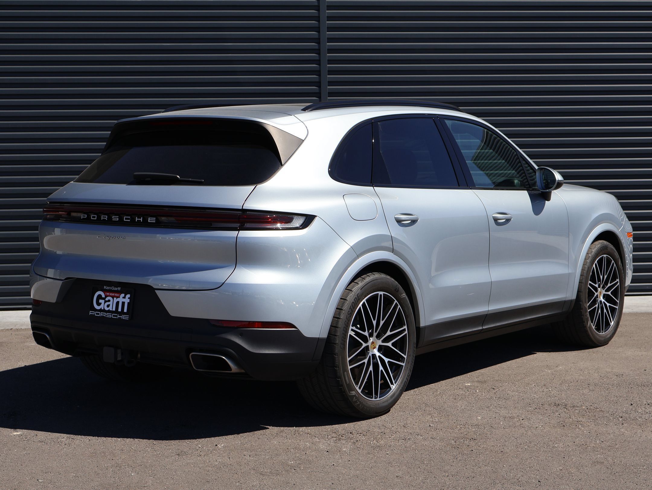 Used 2024 Porsche Cayenne AWD/4WD image 10