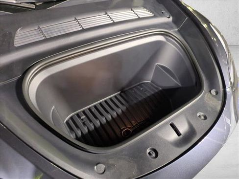 Used 2024 Tesla Model Y 2WD image 25