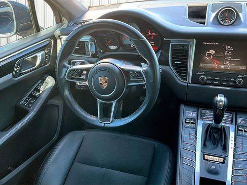 Used 2017 Porsche Macan S image 2