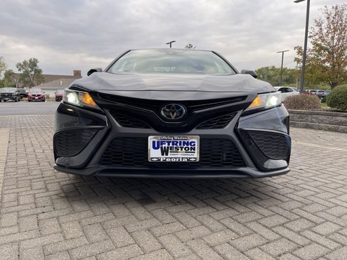 Used 2023 Toyota Camry SE image 9