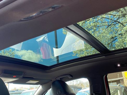 Certified 2023 Volkswagen Atlas Cross Sport SE w/ Panoramic Sunroof Package image 19