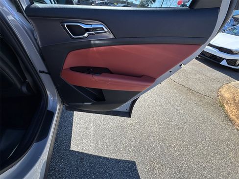 Used 2024 Kia Sportage SX image 16