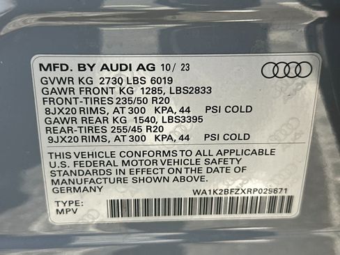 Used 2024 Audi Q4 e-tron Premium AWD/4WD image 29