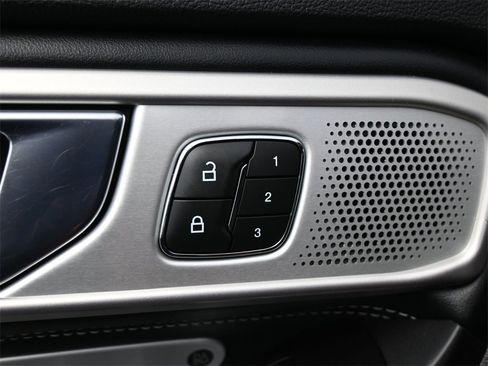 Used 2020 Ford Explorer ST w/ Premium Technology Package image 5