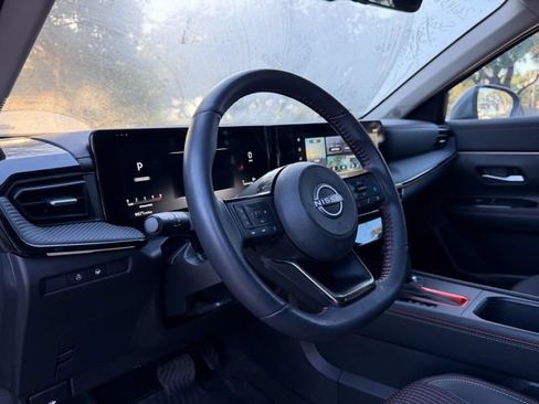 Used 2025 Nissan Kicks SR w/ SR Premium Package AWD/4WD image 8
