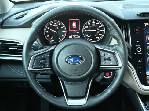 Certified 2025 Subaru Outback Limited image 17