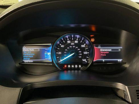Used 2018 Ford Explorer Limited FWD image 27