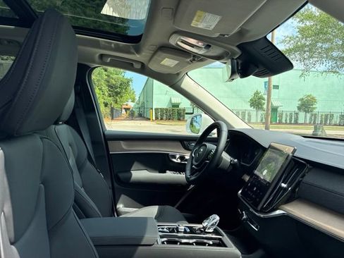 New 2026 Volvo XC90 T8 Plus w/ Protection Package Premier AWD/4WD image 23